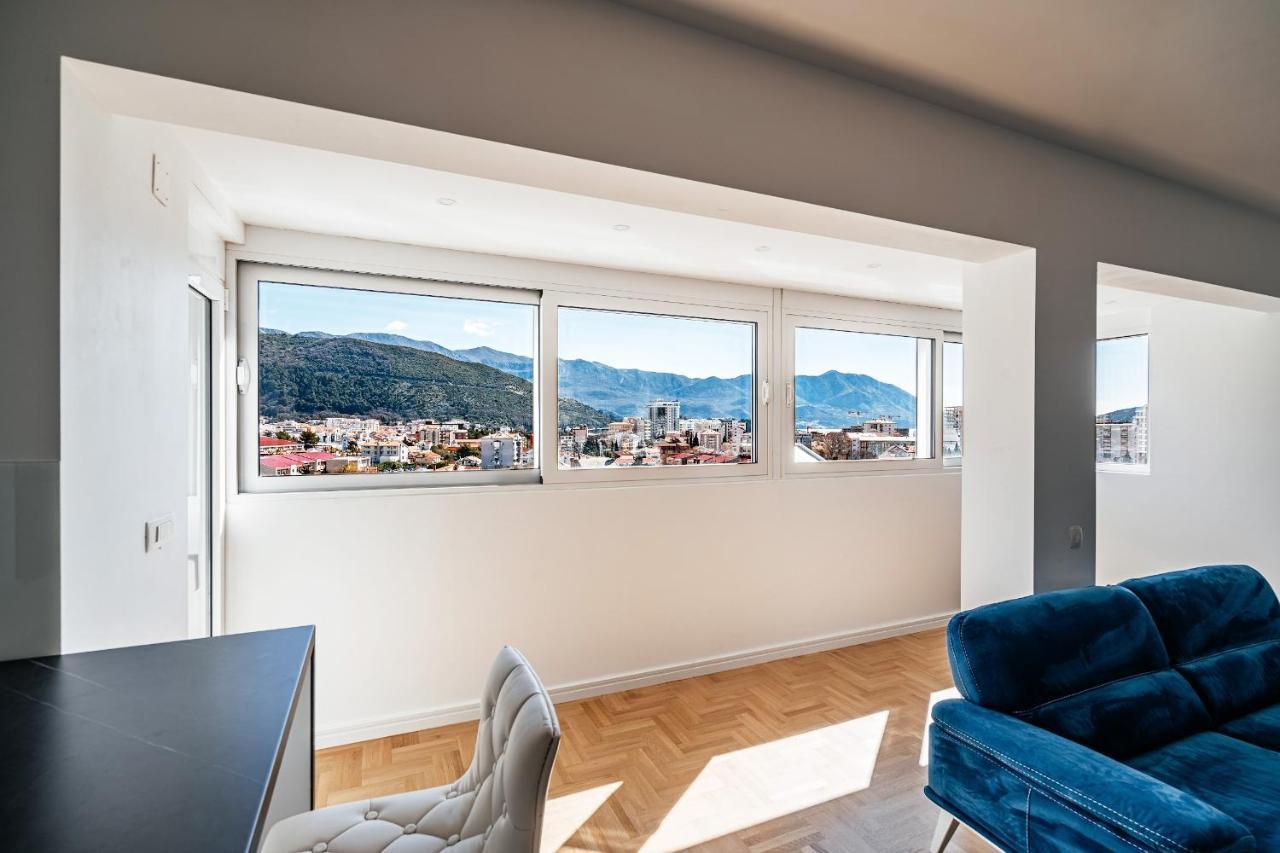 Hanalux Apartment *